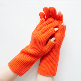 しなやかで動かしやすいニット(ORANGE) しなやかで動かしやすいニット(ORANGE)