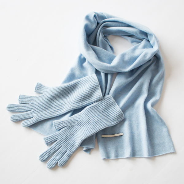 モンゴルカシミヤ ライトマフラーとお揃いで(PALE BLUE) モンゴルカシミヤ ライトマフラーとお揃いで(PALE BLUE)