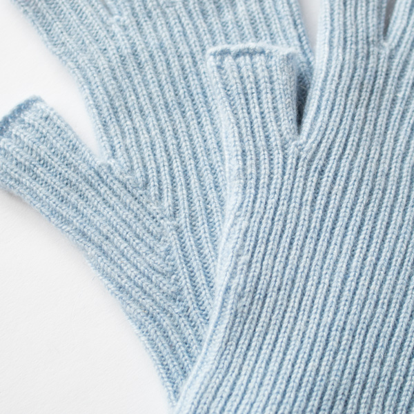 程よく厚みのあるリブニット(PALE BLUE) 程よく厚みのあるリブニット(PALE BLUE)