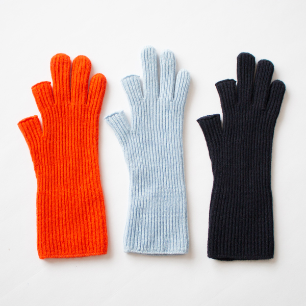 左からORANGE、PALE BLUE、NAVY 左からORANGE、PALE BLUE、NAVY