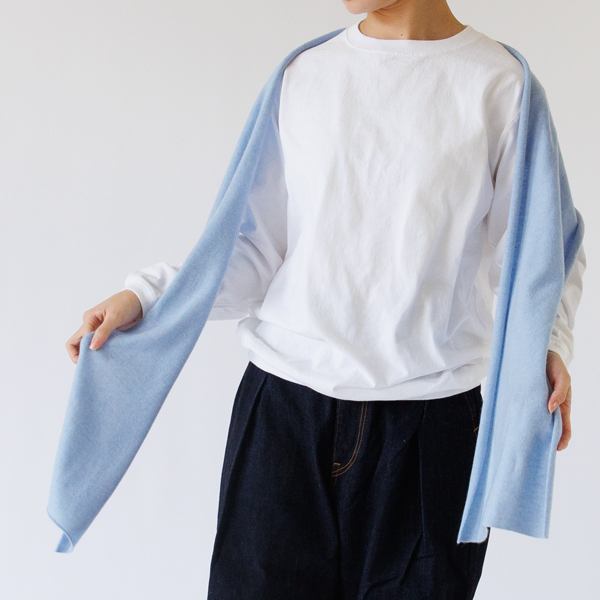 薄手なので軽くて暖かい(PALE BLUE) 薄手なので軽くて暖かい(PALE BLUE)