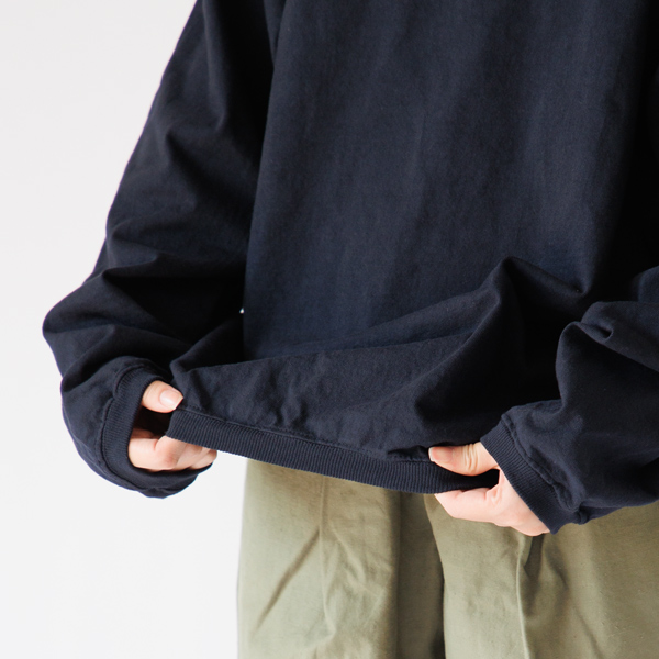 裾はリブになっているので、大きめサイズでもだらしなくなりません