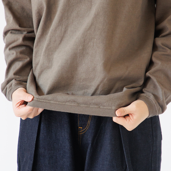 裾はリブになっているので、大きめサイズでもだらしなくなりません 裾はリブになっているので、大きめサイズでもだらしなくなりません