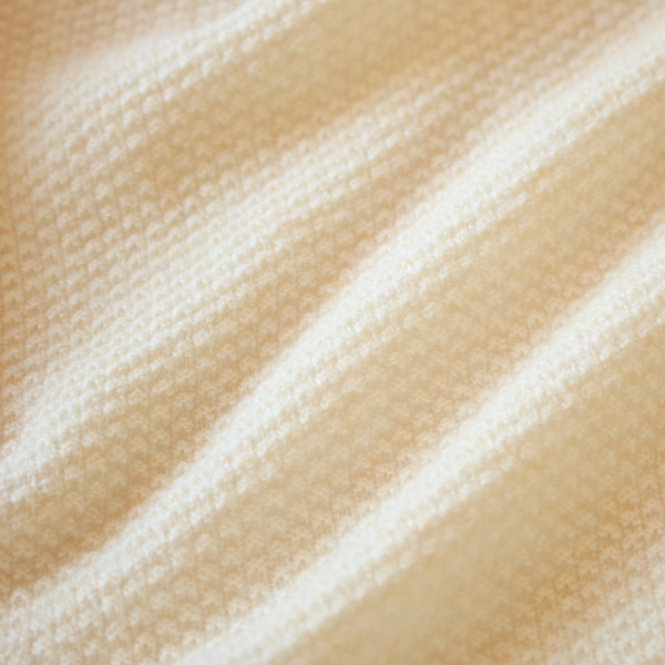 ぽこぽことした編み地が上品(CREAM)