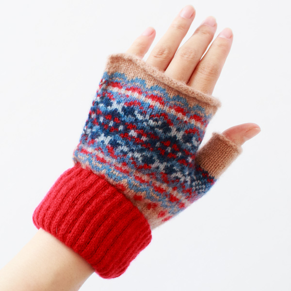 手首を折り返すとアクセントカラーがあらわれます(CLASSIC)