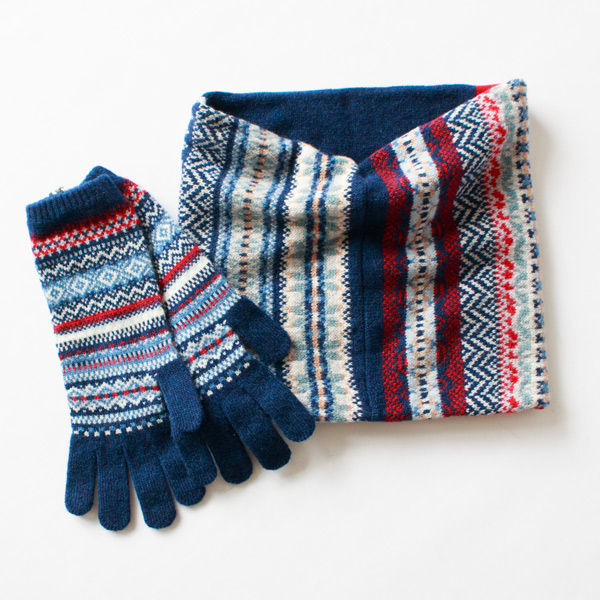 同じブランドで色柄を揃えて身につけるのもおすすめ 同じブランドで色柄を揃えて身につけるのもおすすめ