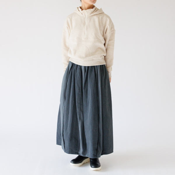 身長163cm・チャコールグレー