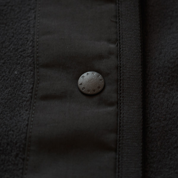 開け閉めはスナップボタン(BLK WM) 開け閉めはスナップボタン(BLK WM)