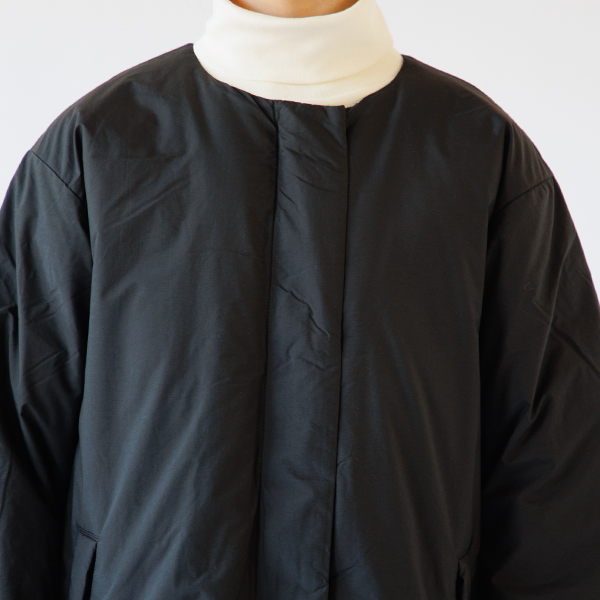 すっきりしたノーカラーダウン(BLK WM) すっきりしたノーカラーダウン(BLK WM)