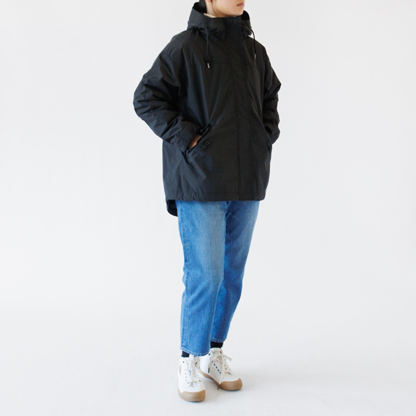 2枚を重ね着・身長163cm(CHA WM) 2枚を重ね着・身長163cm(CHA WM)