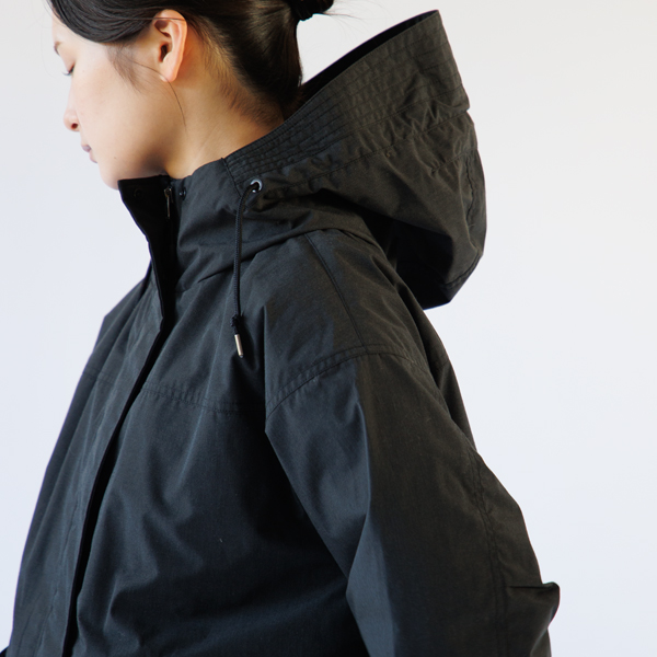 フードは絞れます・身長163cm(CHA WM) フードは絞れます・身長163cm(CHA WM)