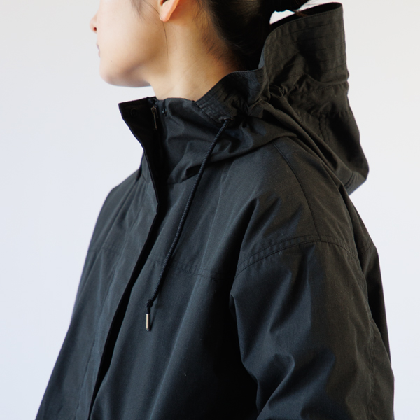 フードは絞れます・身長163cm(CHA WM) フードは絞れます・身長163cm(CHA WM)