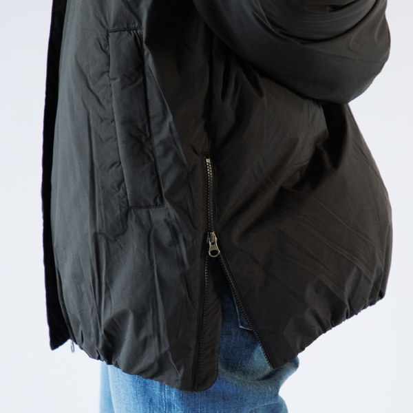 スリットはファスナーで調整できます(BLK WM) スリットはファスナーで調整できます(BLK WM)