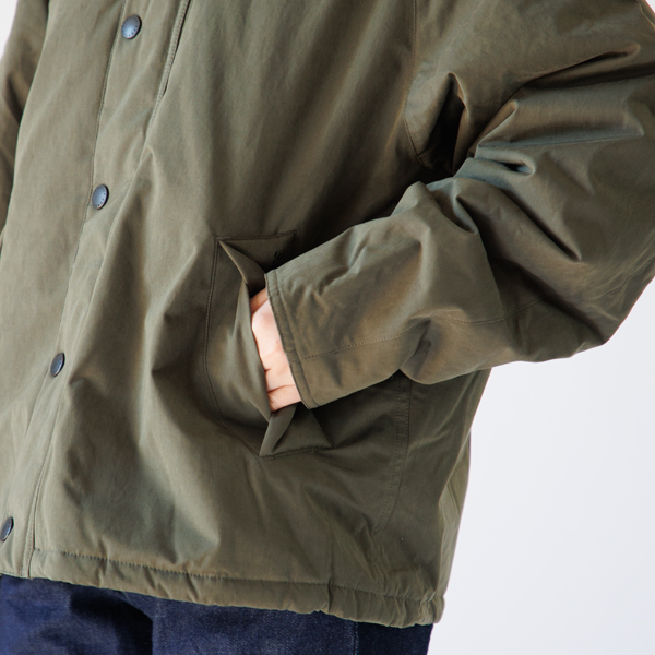 ハンドウォーマーポケットも備えています (OLIVE/36)