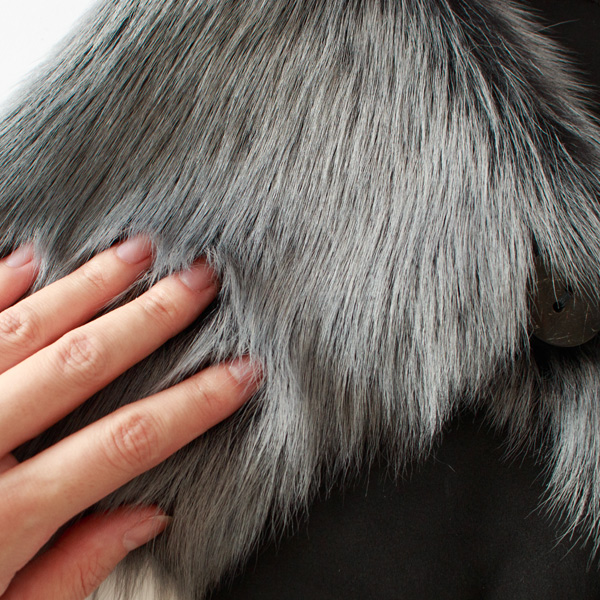 長い毛足と美しい艶が特徴(BRISA TOSCANA BLACK)