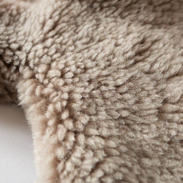 ふわふわの手触り（SWEDISH TAUPE）