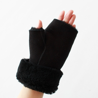 指なしシープスキンミトン TUBE MITTEN(European Curly Merino BLACK) 指なしシープスキンミトン TUBE MITTEN(European Curly Merino BLACK)