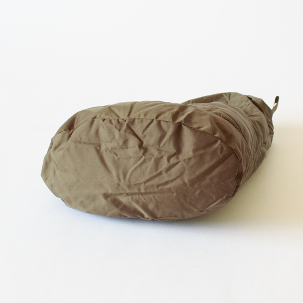 ふかふかな軽量なダウンが使われています ふかふかな軽量なダウンが使われています