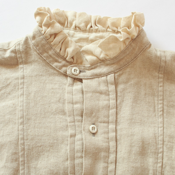 特徴的なフリルデザイン(NATURAL) 特徴的なフリルデザイン(NATURAL)