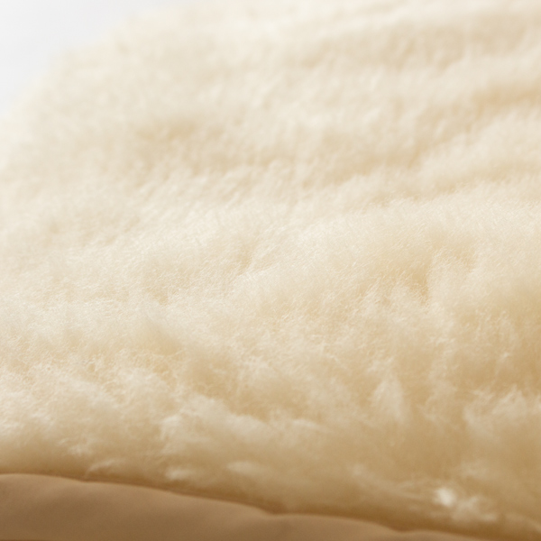 暖かく、蒸れにくく、肌触りがよく、長く使えて、さらにご家庭で洗える