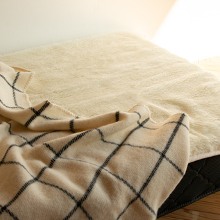 オーガニックコットンと無染色ウール敷き毛布／SaFo/heart（サフォ