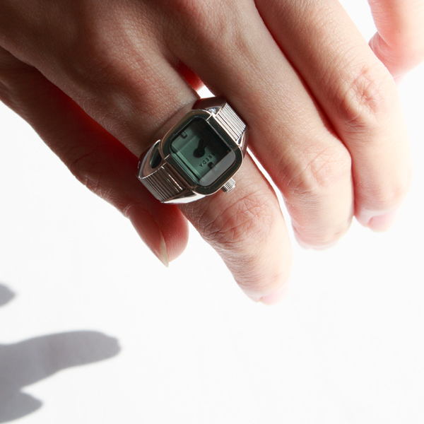 落ち着いたカラーリングの「1755b」は男性にもおすすめ 落ち着いたカラーリングの「1755b」は男性にもおすすめ