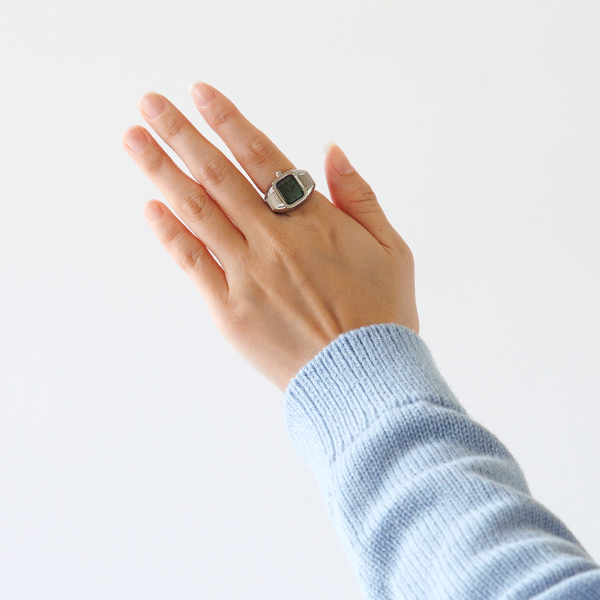 ジュエリー感覚で身につけられるリングウォッチ ジュエリー感覚で身につけられるリングウォッチ