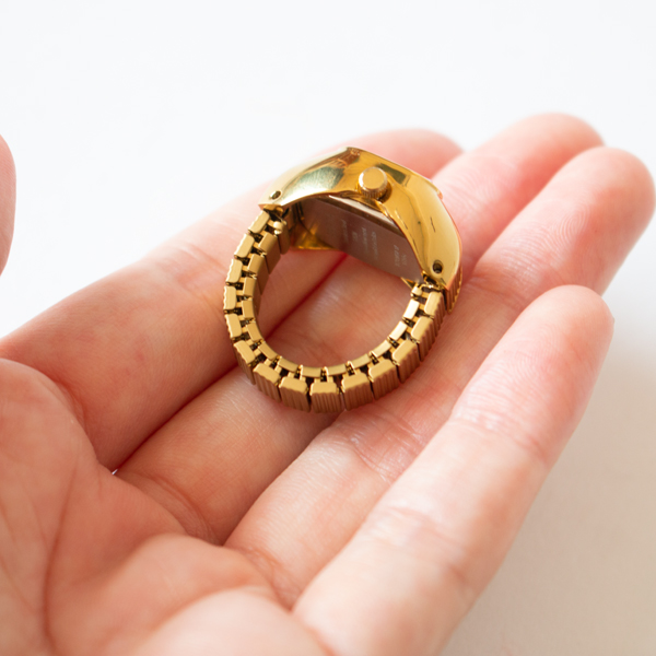 バンド部分は伸縮性があり、リング号数は12~16号 バンド部分は伸縮性があり、リング号数は12~16号