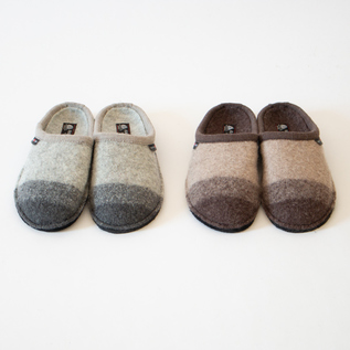 (取寄) ハフリンガー カッツェ Haflinger Katze Grey ダスティー モカ／Haflinger(ハフリンガー)｜愛着を持ってずっと使い