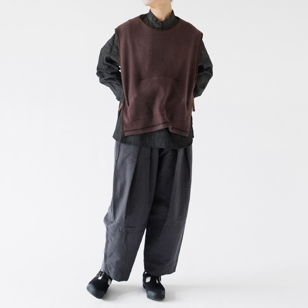 起毛側(身長163cm・BROWN) 起毛側(身長163cm・BROWN)