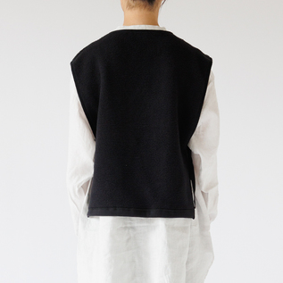 起毛側(身長163cm・BLACK)
