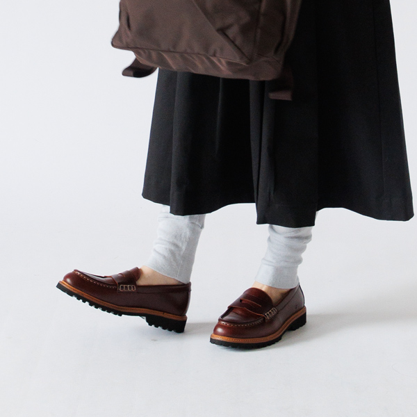 裾の切り替え位置が高めですっきりとした印象(身長163cm・GREY) 裾の切り替え位置が高めですっきりとした印象(身長163cm・GREY)