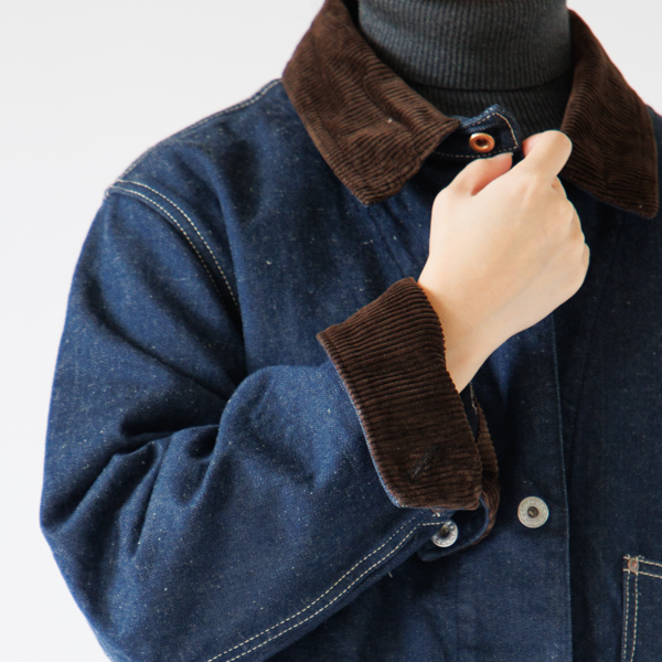 襟と袖口は太畝のコーデュロイを使用(身長163cm・WA 36)