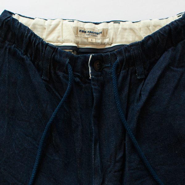 ウエストはゴム+ドローコードで調整できるイージー仕様(WA)