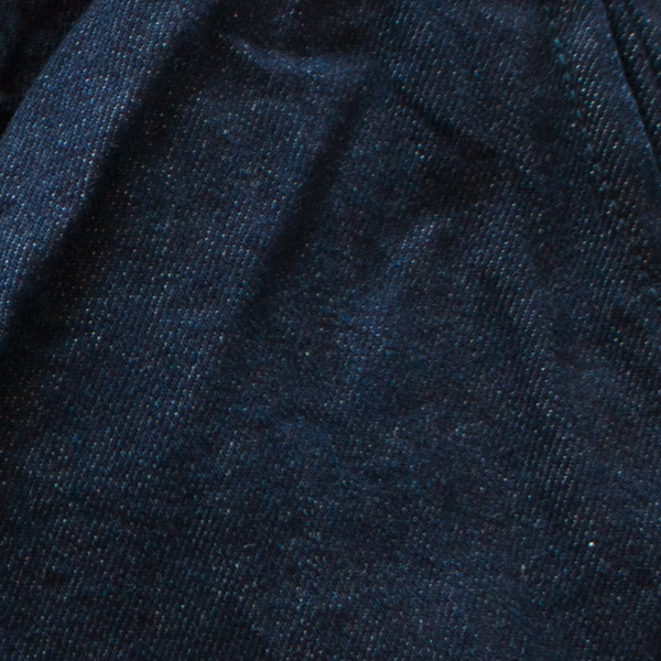888 three eightと呼ばれる希少な織機で織られたデニム生地(WA)