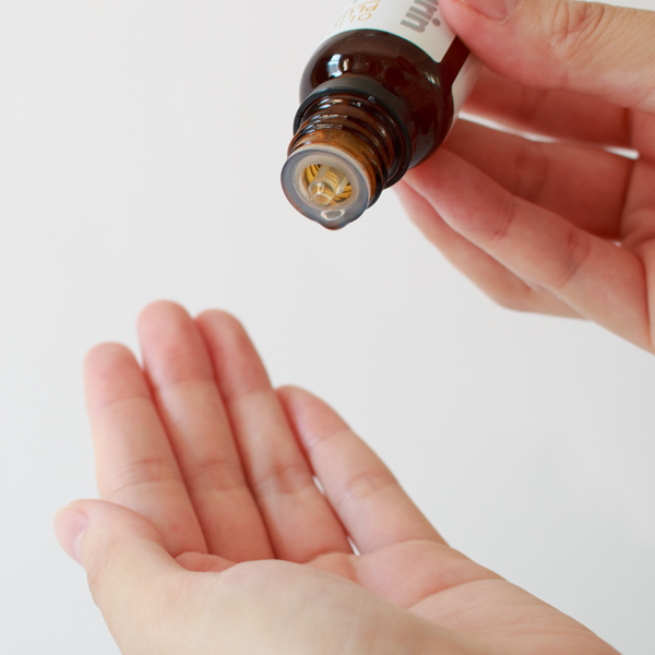 高濃度のアロマオイルのため、使用量は必ずお守りください 高濃度のアロマオイルのため、使用量は必ずお守りください