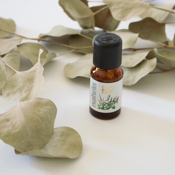 修道院の伝統レシピをベースに40種類のハーブをブレンド 修道院の伝統レシピをベースに40種類のハーブをブレンド