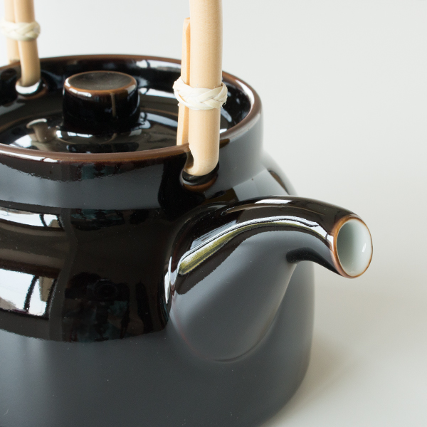 茶葉がゆったりと膨らむような大きさの土瓶 茶葉がゆったりと膨らむような大きさの土瓶