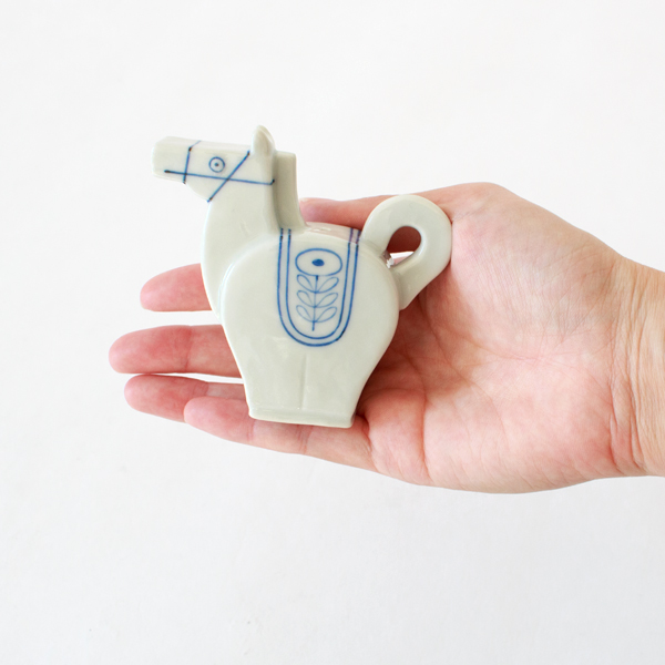 手のひらに乗るほど小さな水滴 手のひらに乗るほど小さな水滴