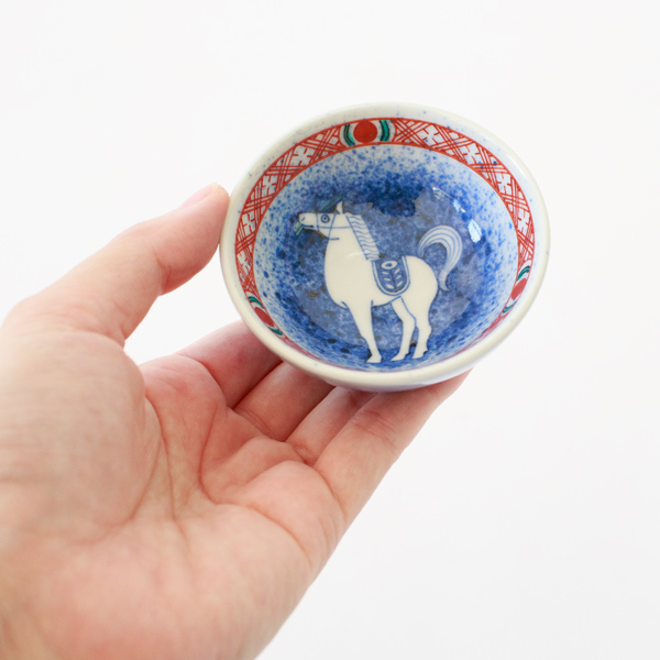 酒器としてだけでなく、小皿としても使いやすいサイズ 酒器としてだけでなく、小皿としても使いやすいサイズ