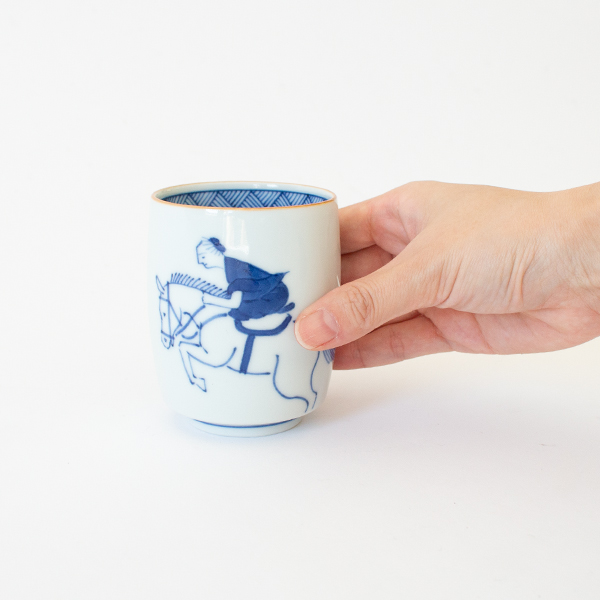 笛吹馬術は絵柄が大きく、躍動感のある絵付け