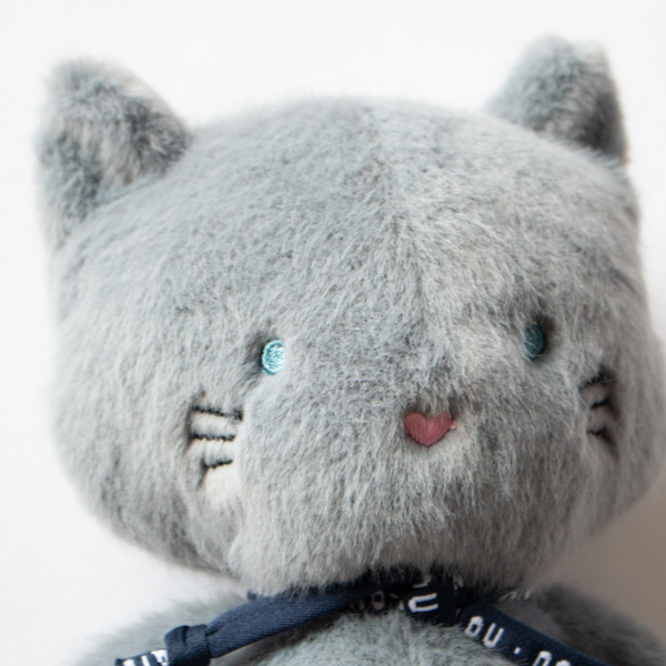 愛嬌たっぷりの表情(Blue Grey)