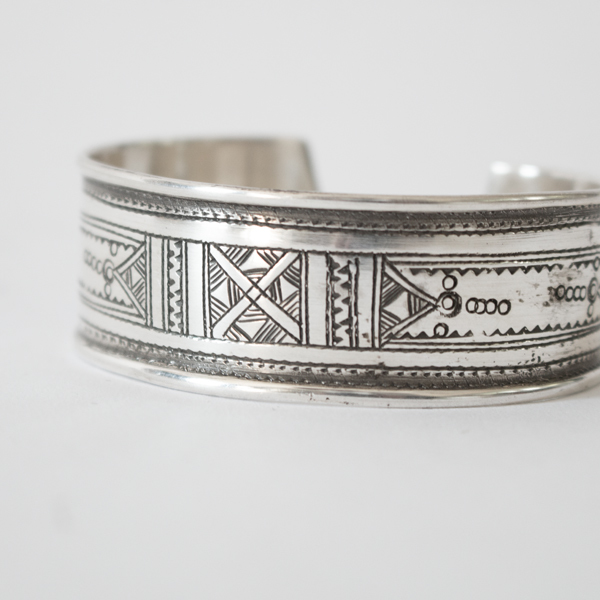 バングルセット売り ①トゥアレグ ②セレショオリジナル TUAREG JEWELRY ブレスレット／TUAREG JEWELRY（トゥアレグジュエリー