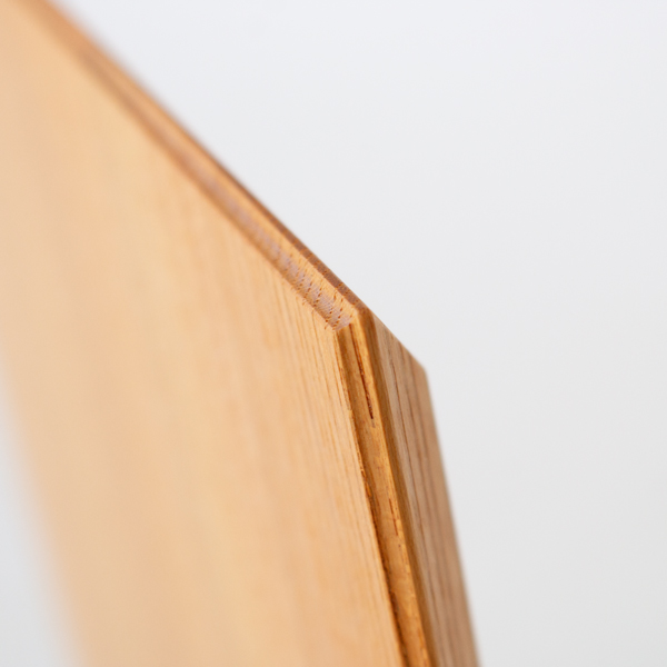 小さく匙面（さじめん）を取った縁