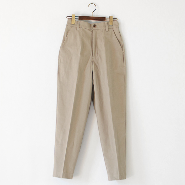 ストレッチツイル アジャスター付きテーパードパンツ(BEIGE) ストレッチツイル アジャスター付きテーパードパンツ(BEIGE)