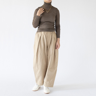 程よいフィット感でバランスがとりやすい(OLIVE DRAB)