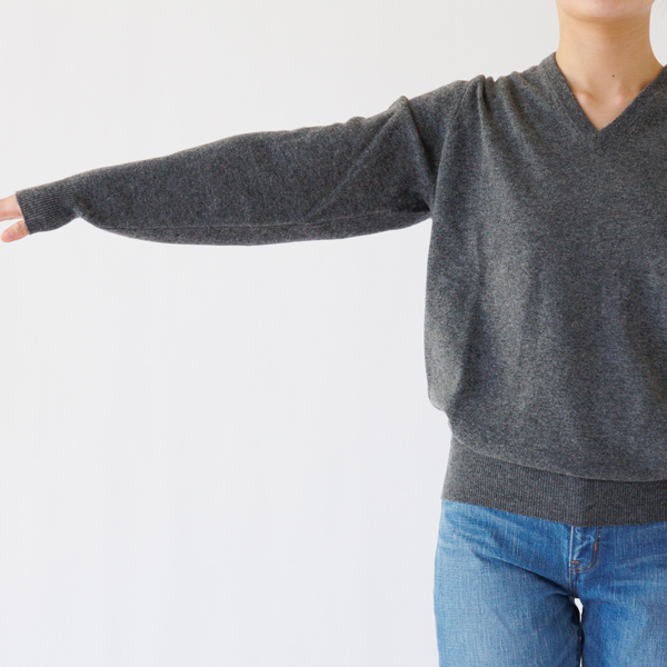 編み目とシルエットが美しい成形編み(DERBY/38、身長：163cm)