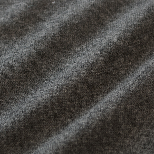 DERBYは合わせやすいチャコールカラー