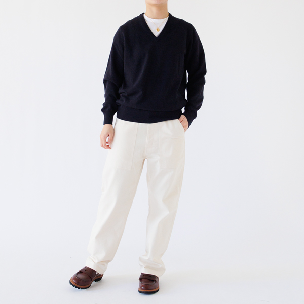 クルーネックを重ねても素敵です(DK NAVY/38、身長：163cm)