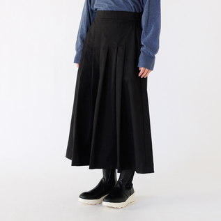 STRETCH TWILL ZIPPERED TUCK TUCK FLARE SKIRT／ZUTTO / Shop ZUTTO
